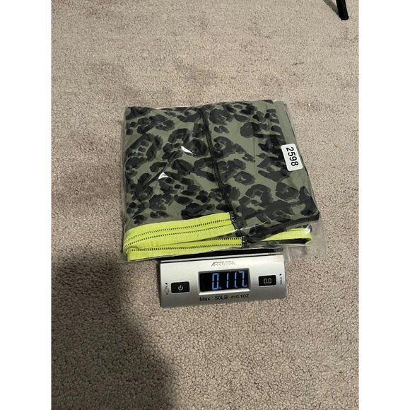 Victoria's Secret Victoria Sport Cheetah Print Knockout Tight 7/8 Leggings Large - Picture 8 of 8